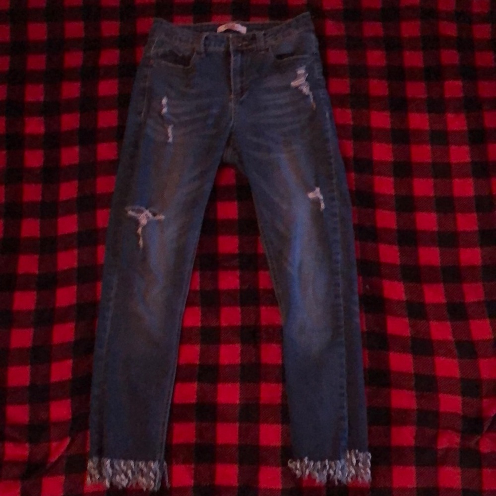 Ruffled pants at the bottom.
